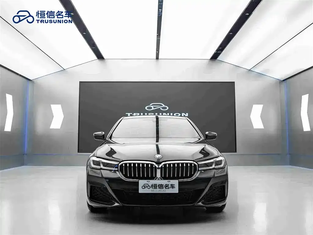BMW 5 Series (Import) 2023 из CN, фото 2