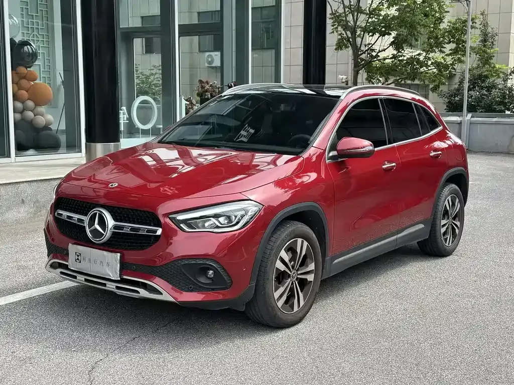 Mercedes-Benz GLA — фото 1
