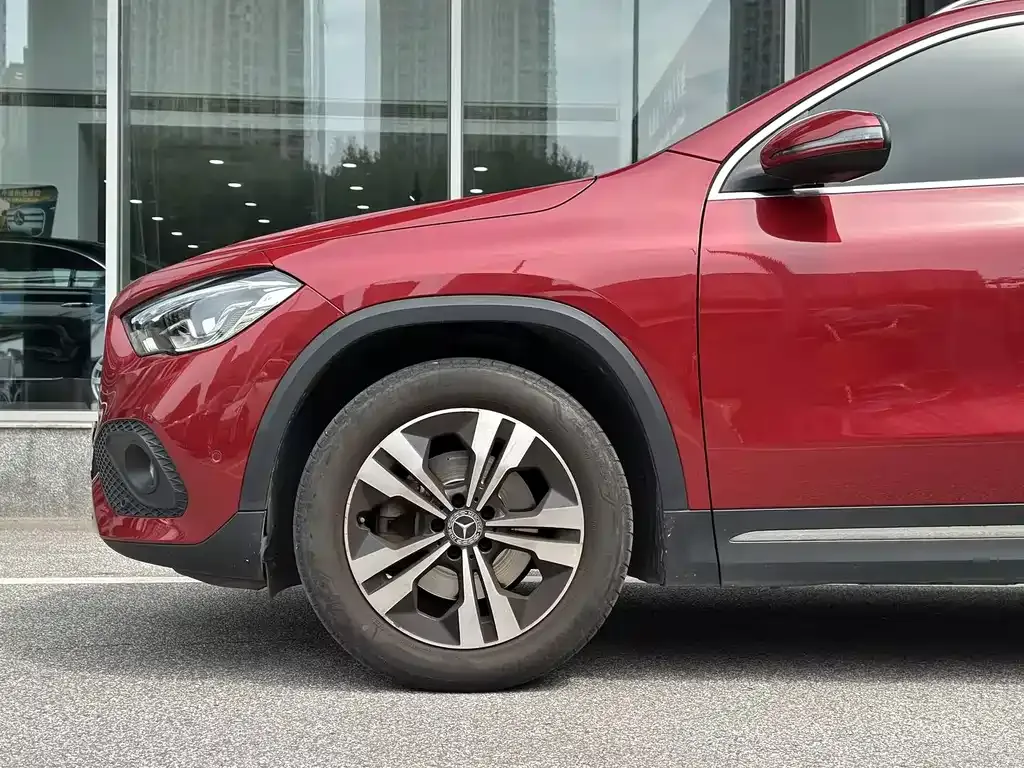 Mercedes-Benz GLA — фото 6