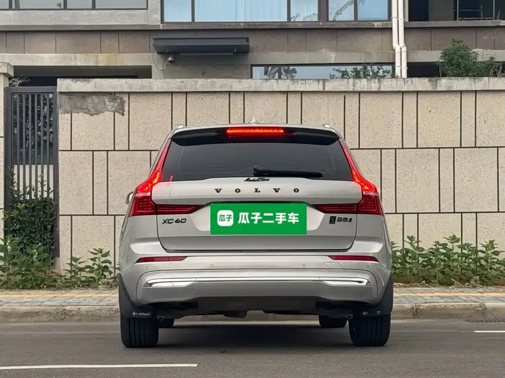 Volvo XC60 — фото 2