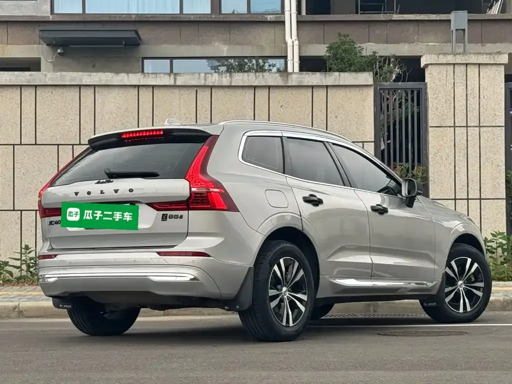 Volvo XC60 — фото 6