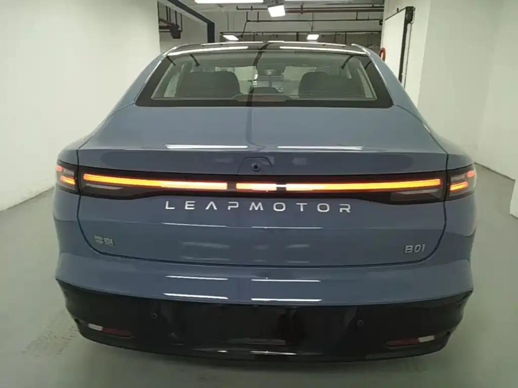 Leapmotor B01 — фото 2
