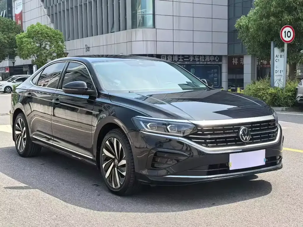 Volkswagen Passat — фото 5