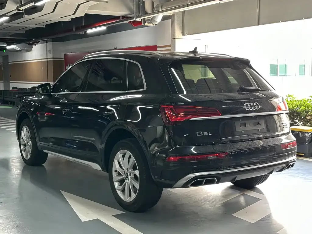 Audi Q5L — фото 7