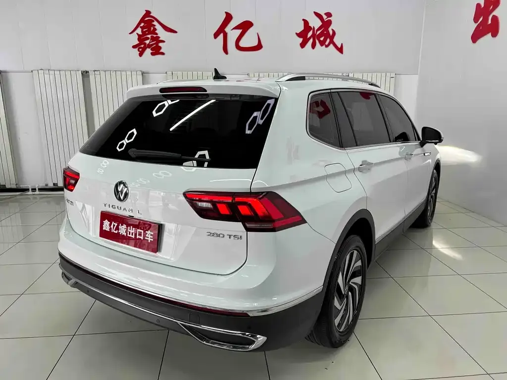 Volkswagen Tiguan L — фото 6