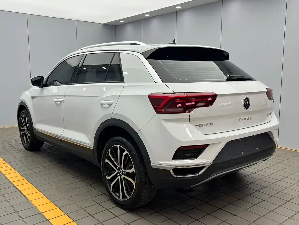 Volkswagen T-Roc — фото 4