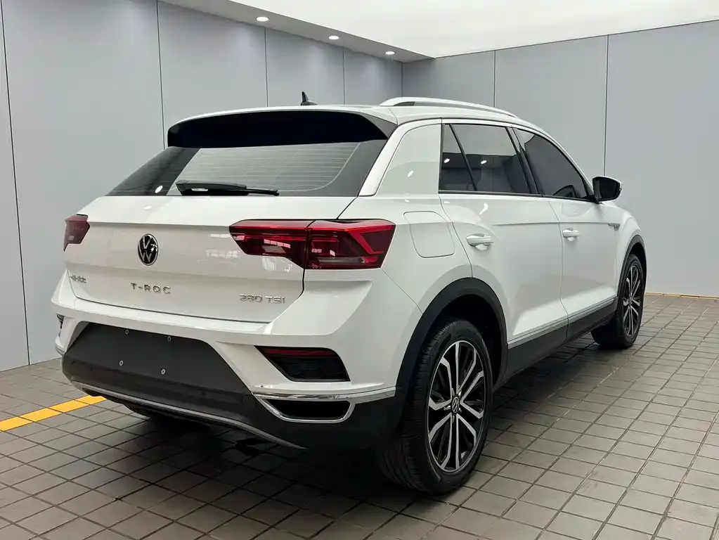 Volkswagen T-Roc — фото 7