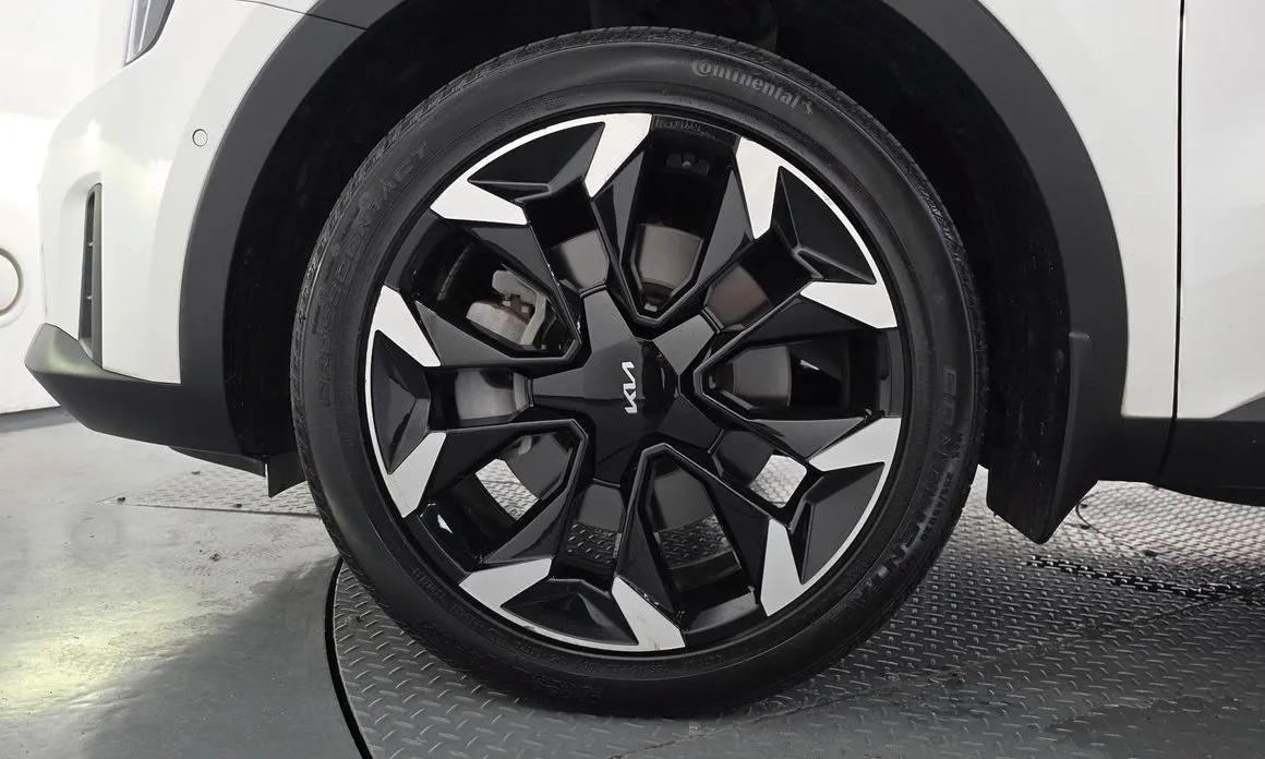 Kia Sorento — фото 7
