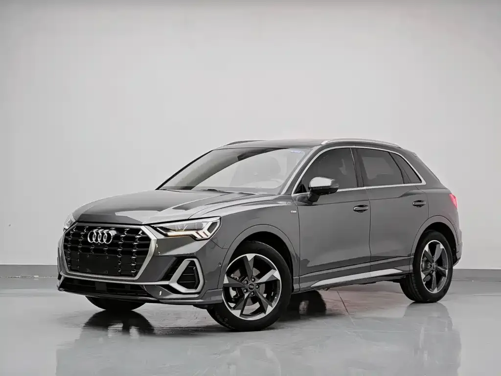Audi Q3 — фото 1