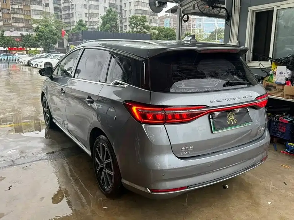 BYD MAX New Energy — фото 9