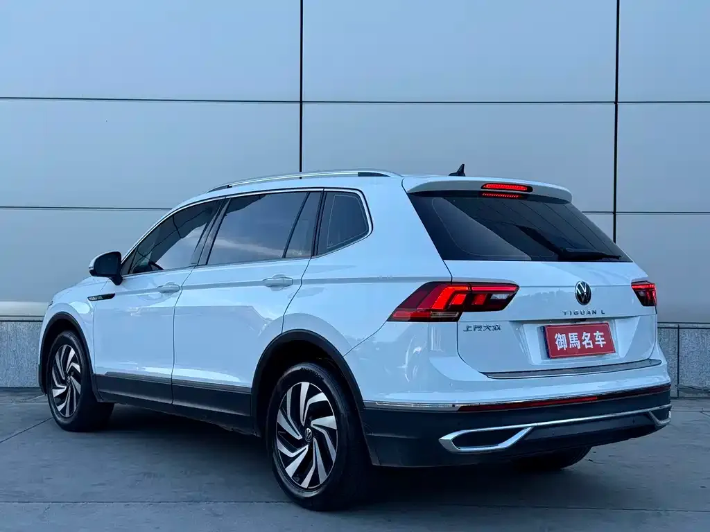 Volkswagen Tiguan L — фото 2