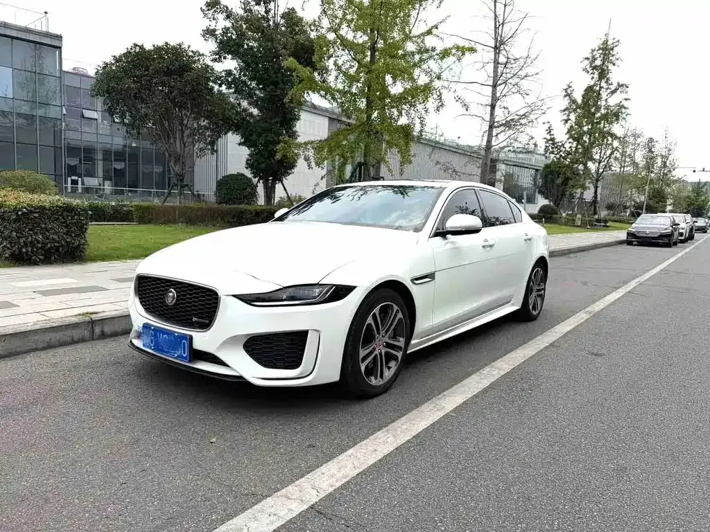 Jaguar XEL — фото 1