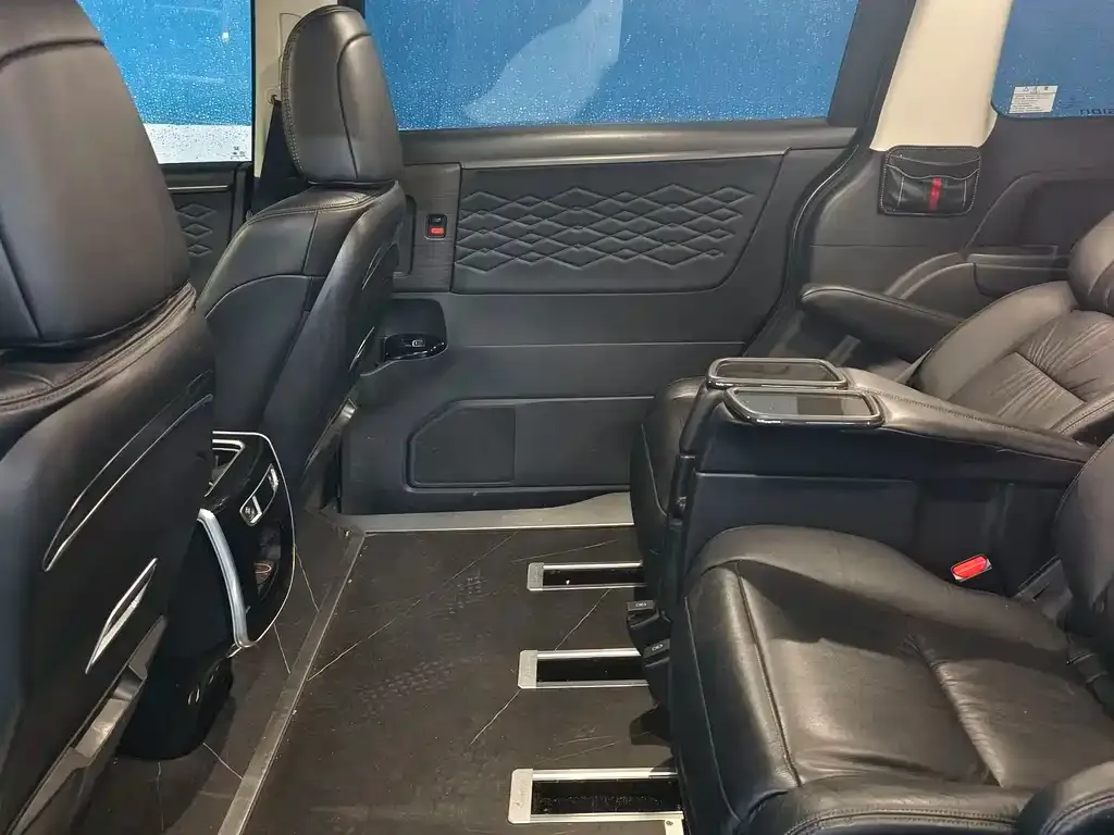 Honda Elysion 2024 из CN, фото 4