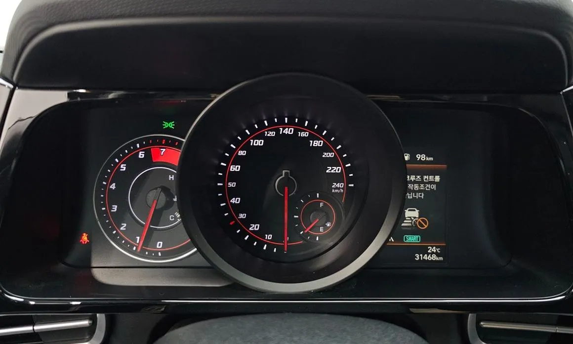 Hyundai AVANTE 2023 из KR, фото 2