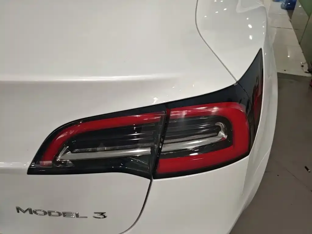 Tesla Model 3 — фото 3