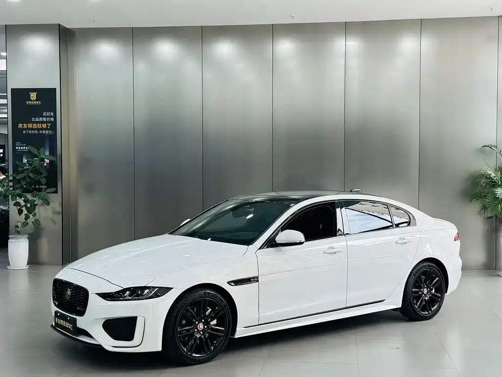 Jaguar XEL — фото 1