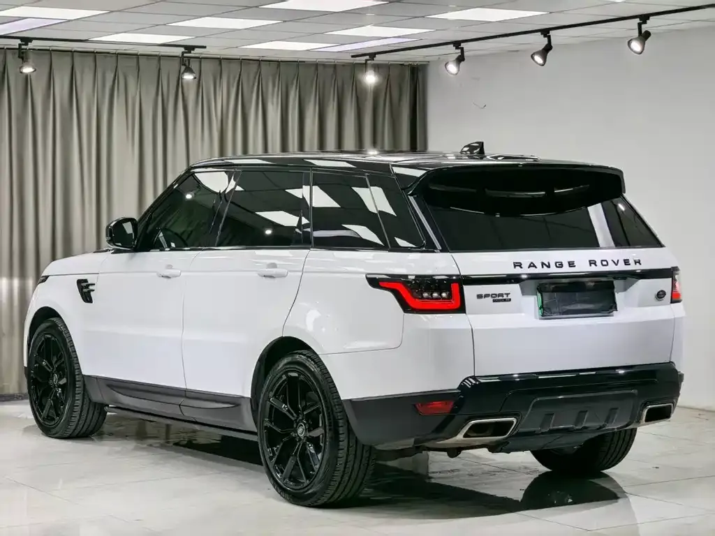 Land Rover Sport PHEV — фото 7
