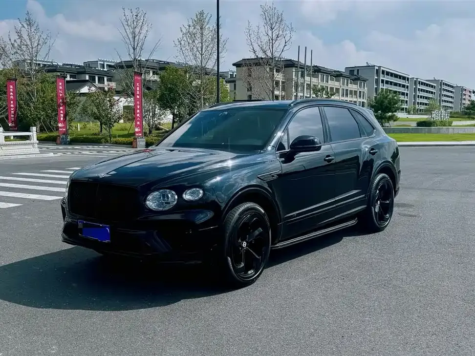 Bentley Bentayga — фото 1
