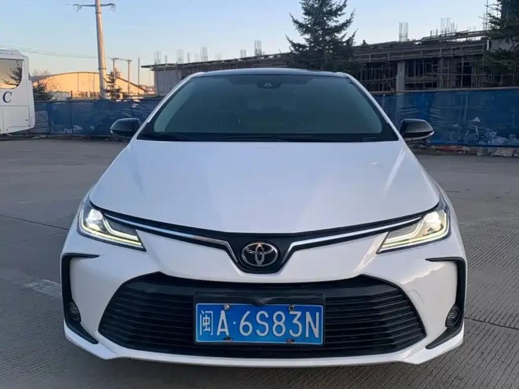 Toyota Corolla — фото 1