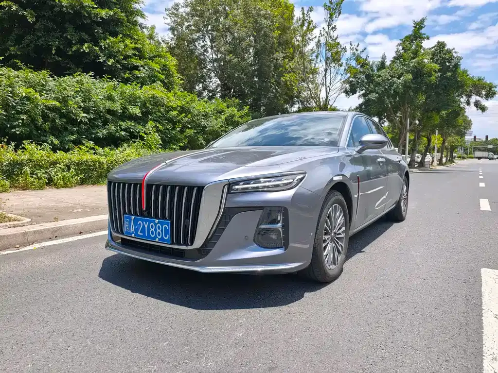 Hongqi H5 — фото 1
