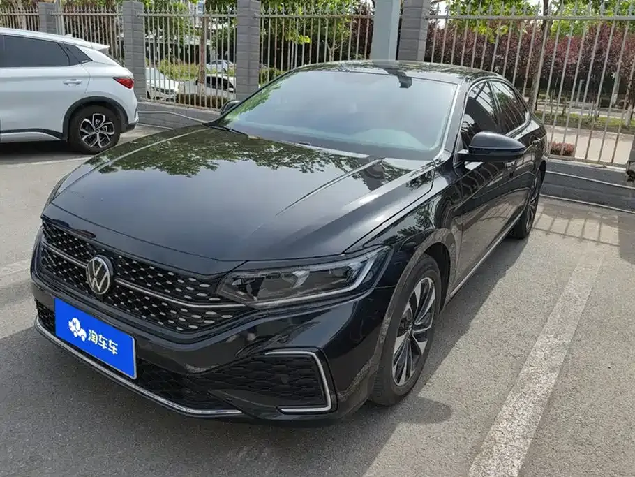Volkswagen Passat — фото 1