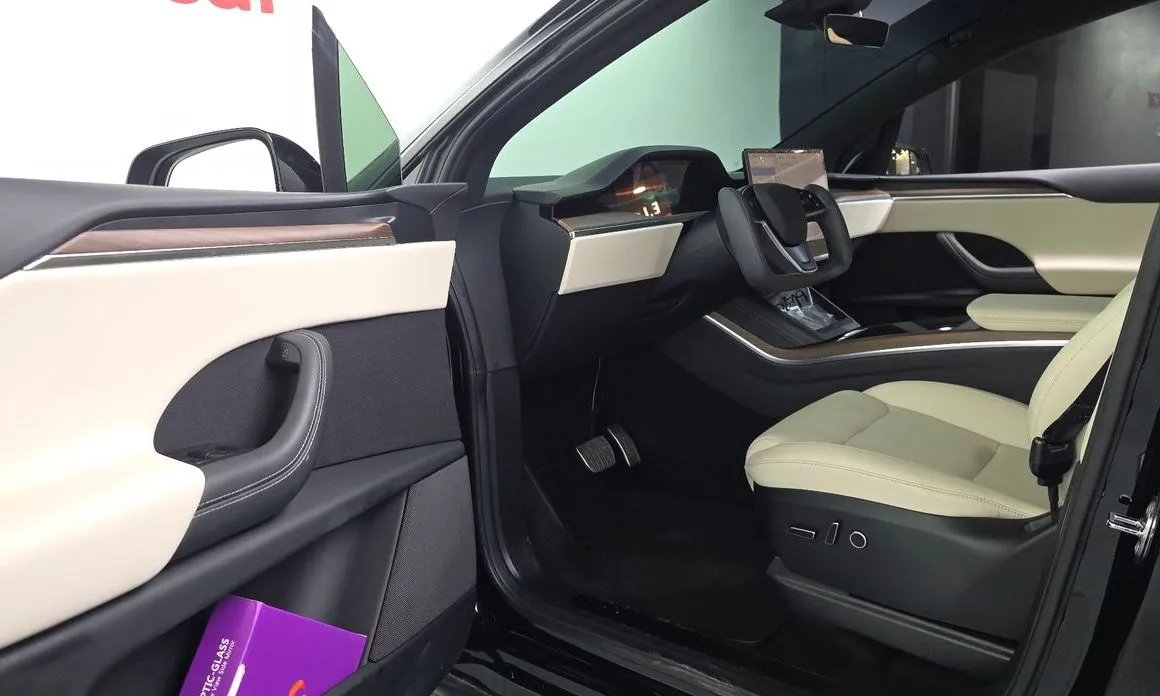 Tesla Model X 2023 из KR, фото 3