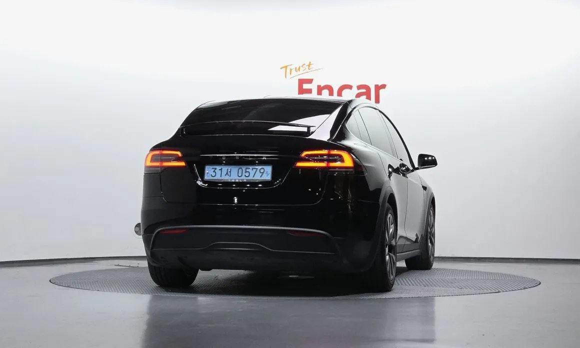 Tesla Model X 2023 из KR, фото 2