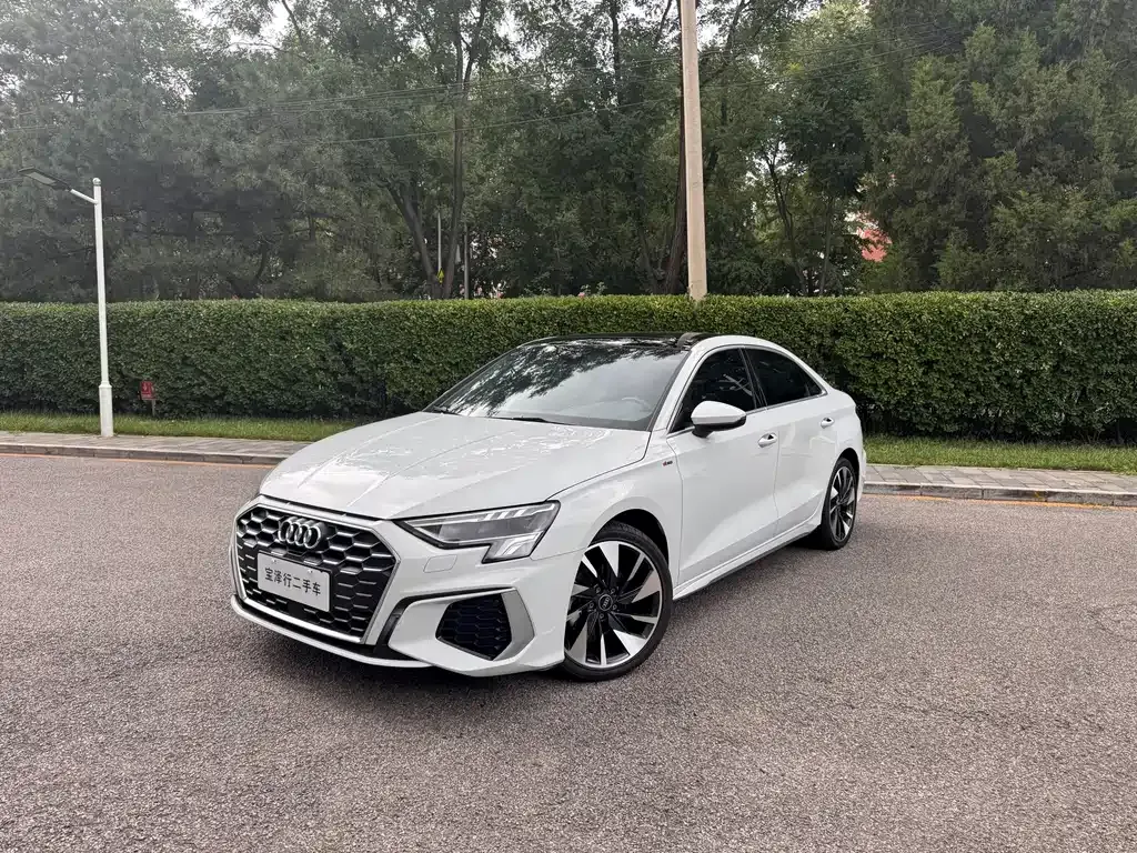 Audi A3 — фото 1