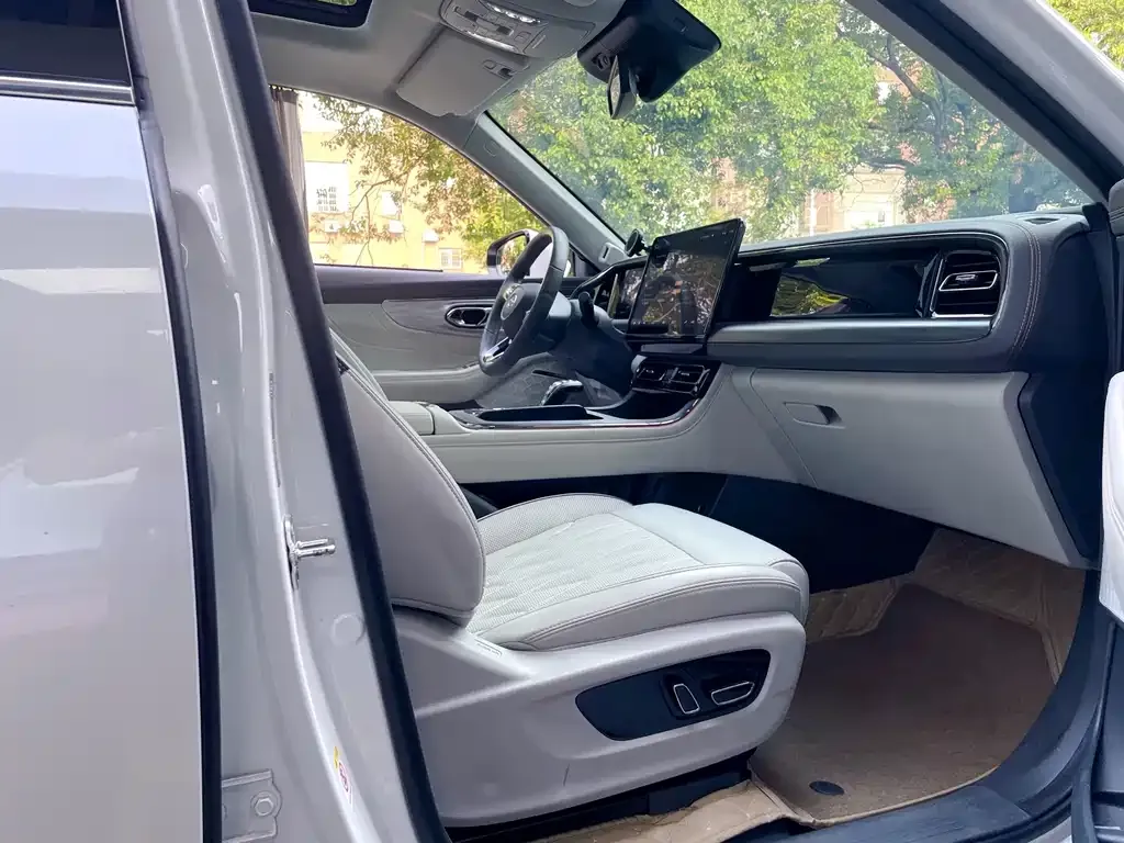 GAC Motor Trumpchi GS8 — фото 8