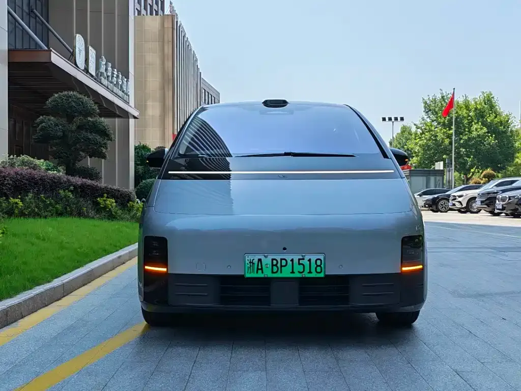 Li Auto MEGA — фото 2
