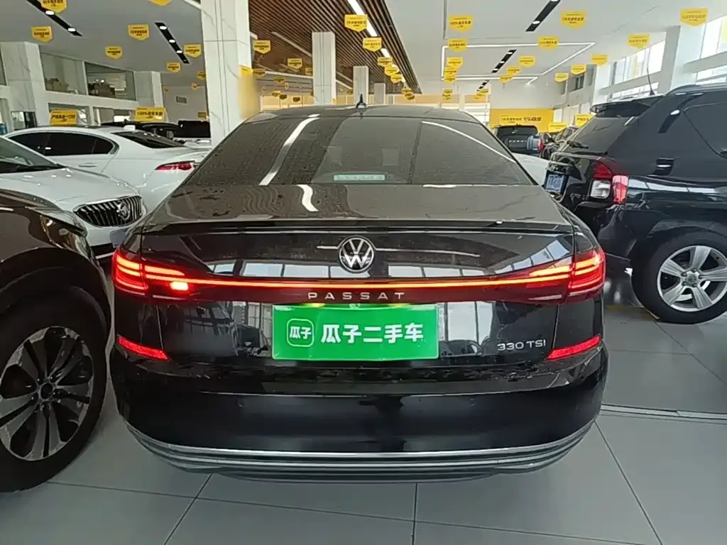 Volkswagen Passat — фото 10