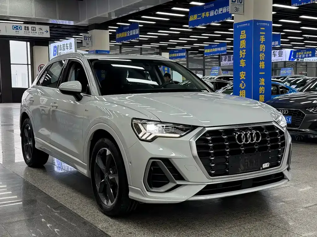 Audi Q3 — фото 10