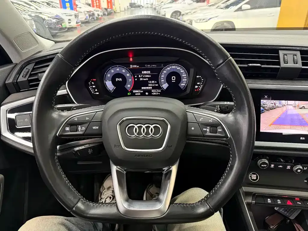Audi Q3 — фото 6