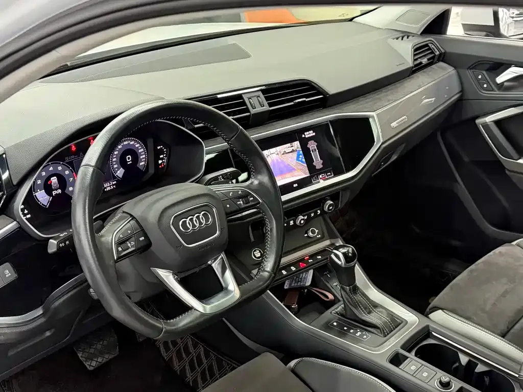 Audi Q3 — фото 9