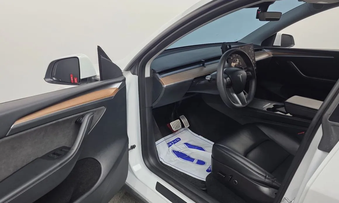 Tesla Model Y 2023 из KR, фото 3