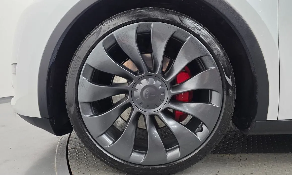 Tesla Model Y 2023 из KR, фото 9