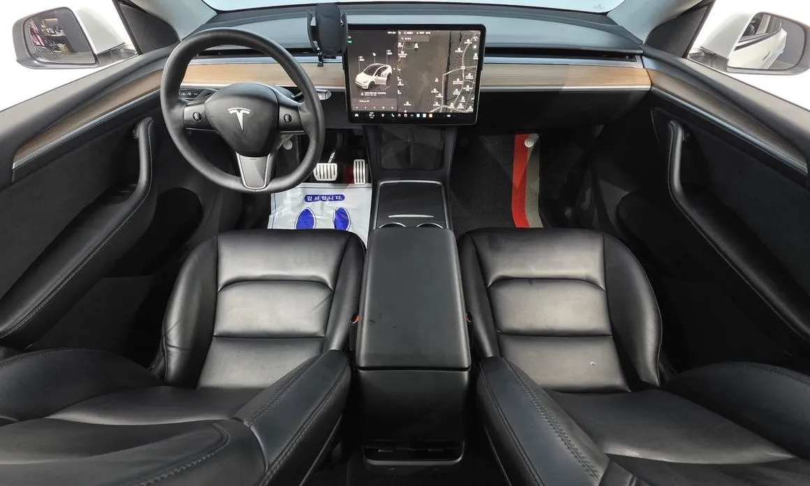 Tesla Model Y 2023 из KR, фото 7