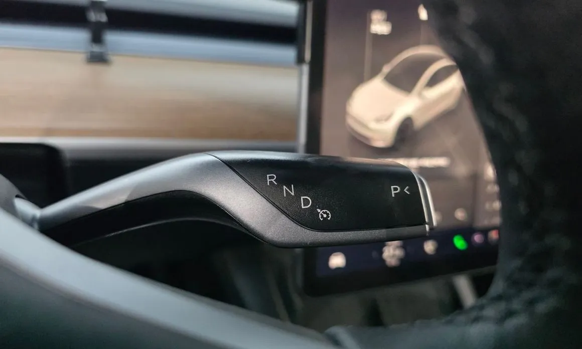 Tesla Model Y 2023 из KR, фото 10
