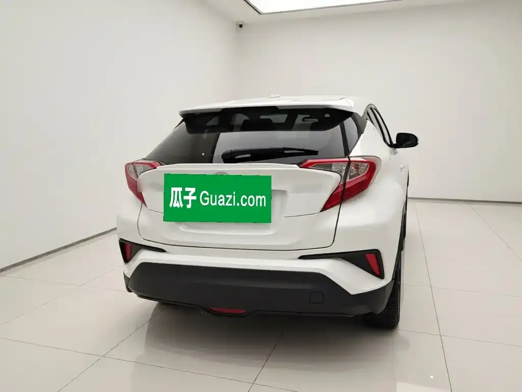 Toyota C-HR — фото 3