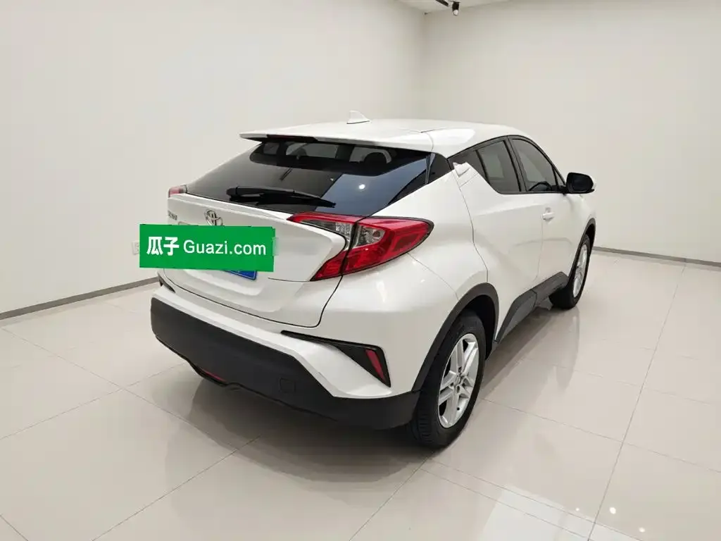 Toyota C-HR — фото 2