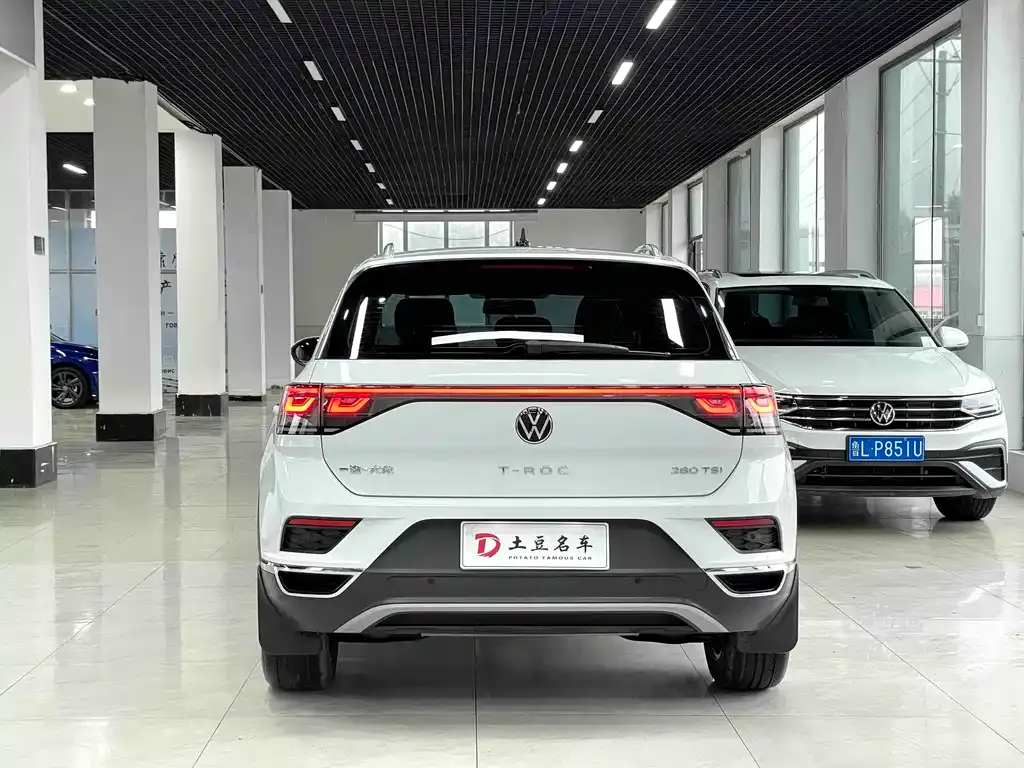 Volkswagen T-Roc — фото 6