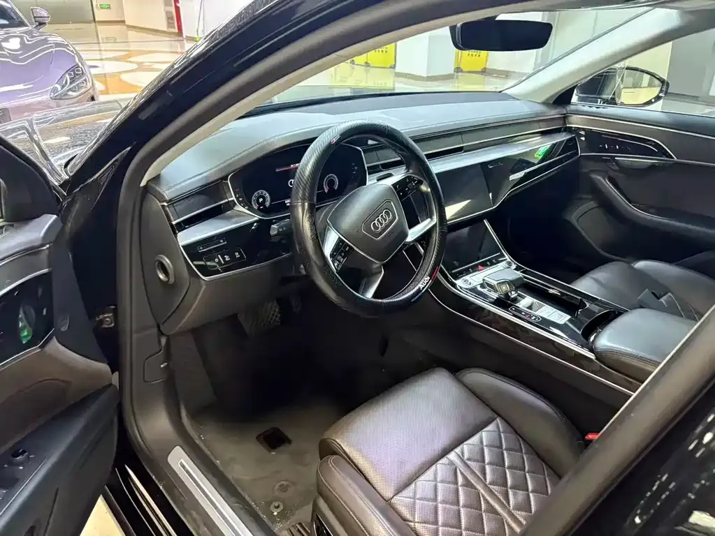 Audi A8 — фото 4