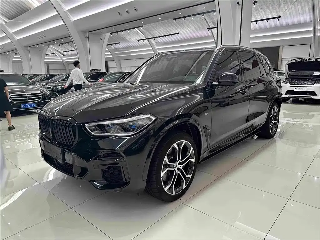 BMW X5 — фото 1