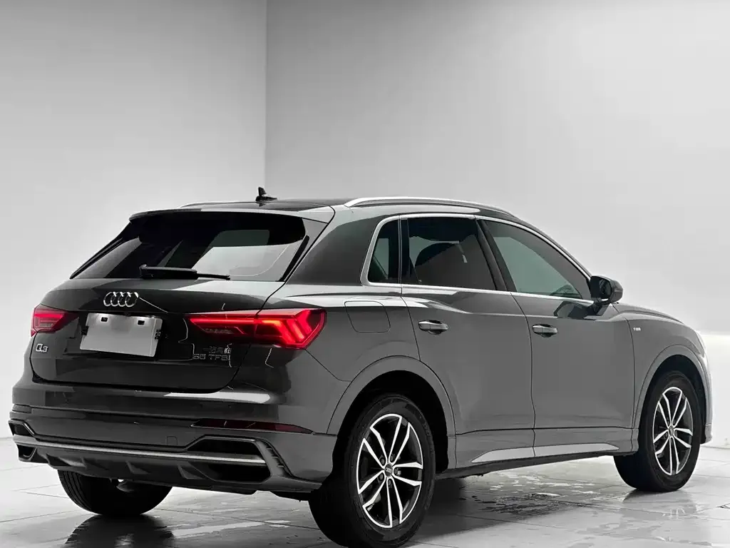 Audi Q3 — фото 10