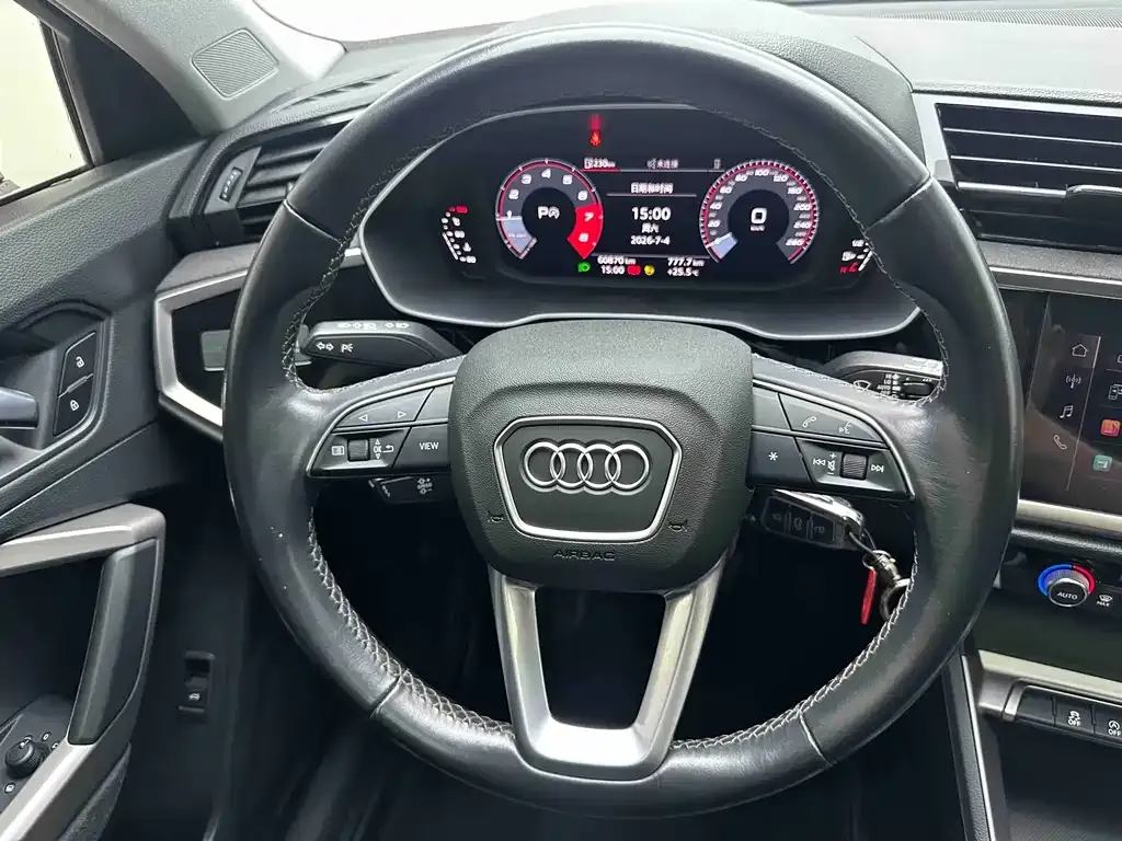 Audi Q3 — фото 6