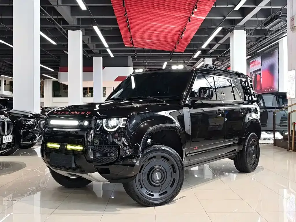 Land Rover Defender — фото 1
