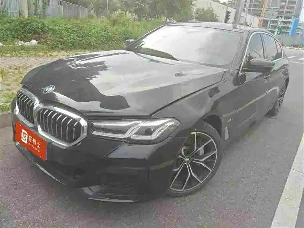 BMW 5 Series — фото 1