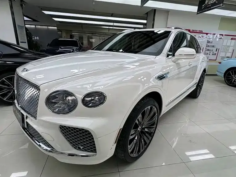 Bentley Bentayga — фото 1