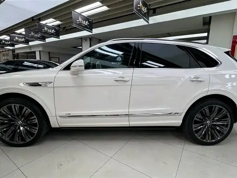 Bentley Bentayga — фото 2