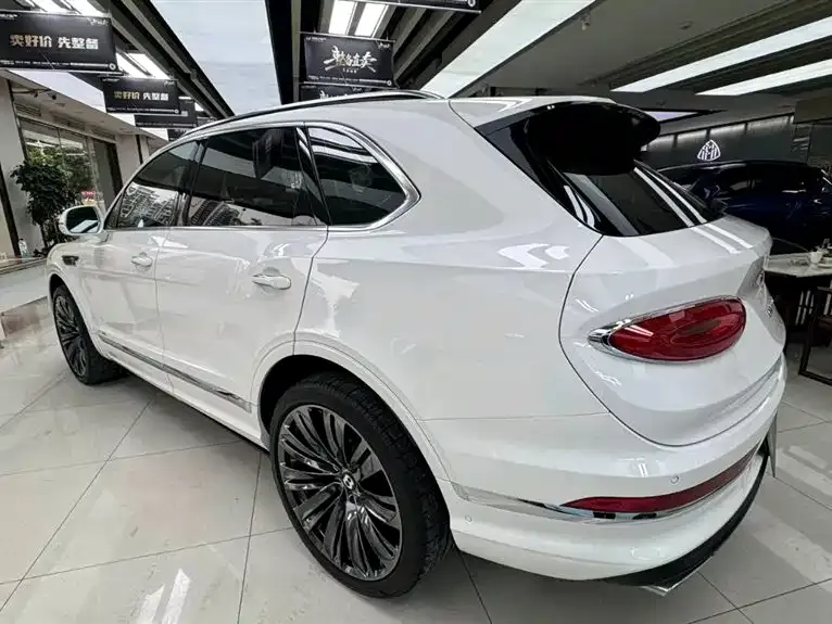 Bentley Bentayga — фото 5